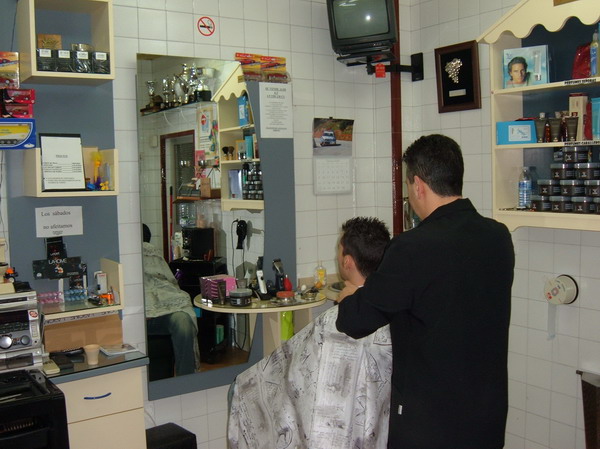 PELUQUERÍA JULIÁN PELUQUERÍA JULIÁN